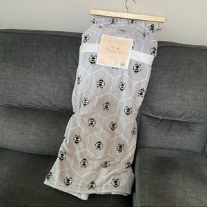 Bumble bee and honeycomb plush throw blanket